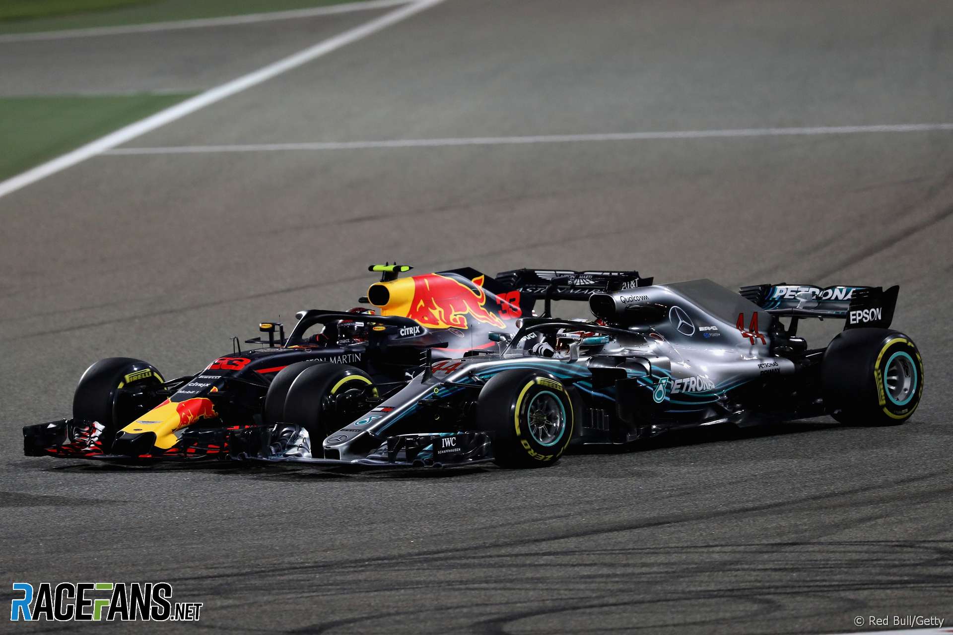 Max Verstappen, Lewis Hamilton, Bahrain Internatinoal Circuit, 2018