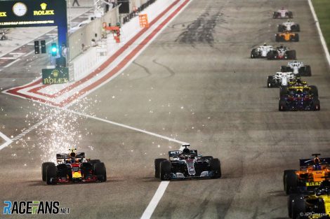 Max Verstappen, Lewis Hamilton, Bahrain International Circuit, 2018