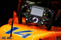 McLaren steering wheel, Autodromo Hermanos Rodriguez, 2018