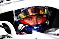 Hamilton retracts “disrespectful move” comment about Sirotkin