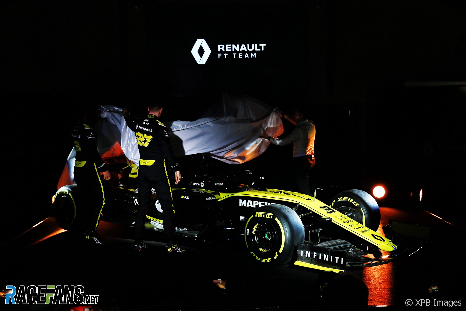 First pictures: Renault reveals its new livery for 2019