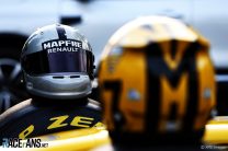 Daniel Ricciardo helmet, 2019