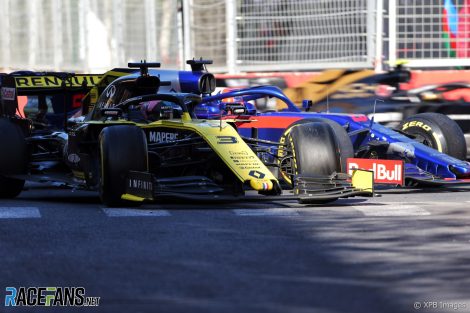 Daniel Ricciardo, Daniil Kvyat, Baku City Circuit, 2019
