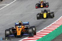 Ricciardo: McLaren now Renault’s performance “benchmark”