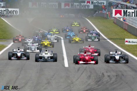 Start, Circuit de Catalunya, 2000