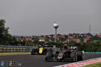 Race control warned Magnussen over late moves on Ricciardo