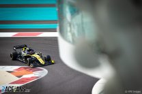 Esteban Ocon, Renault, Yas Marina