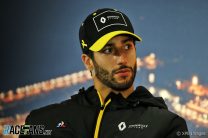 Ricciardo: Staying at Renault would be “ideal scenario”