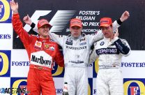 Michael Schumacher, Mika Hakkinen und Ralf Schumacher bei Siegerehrung in Spa