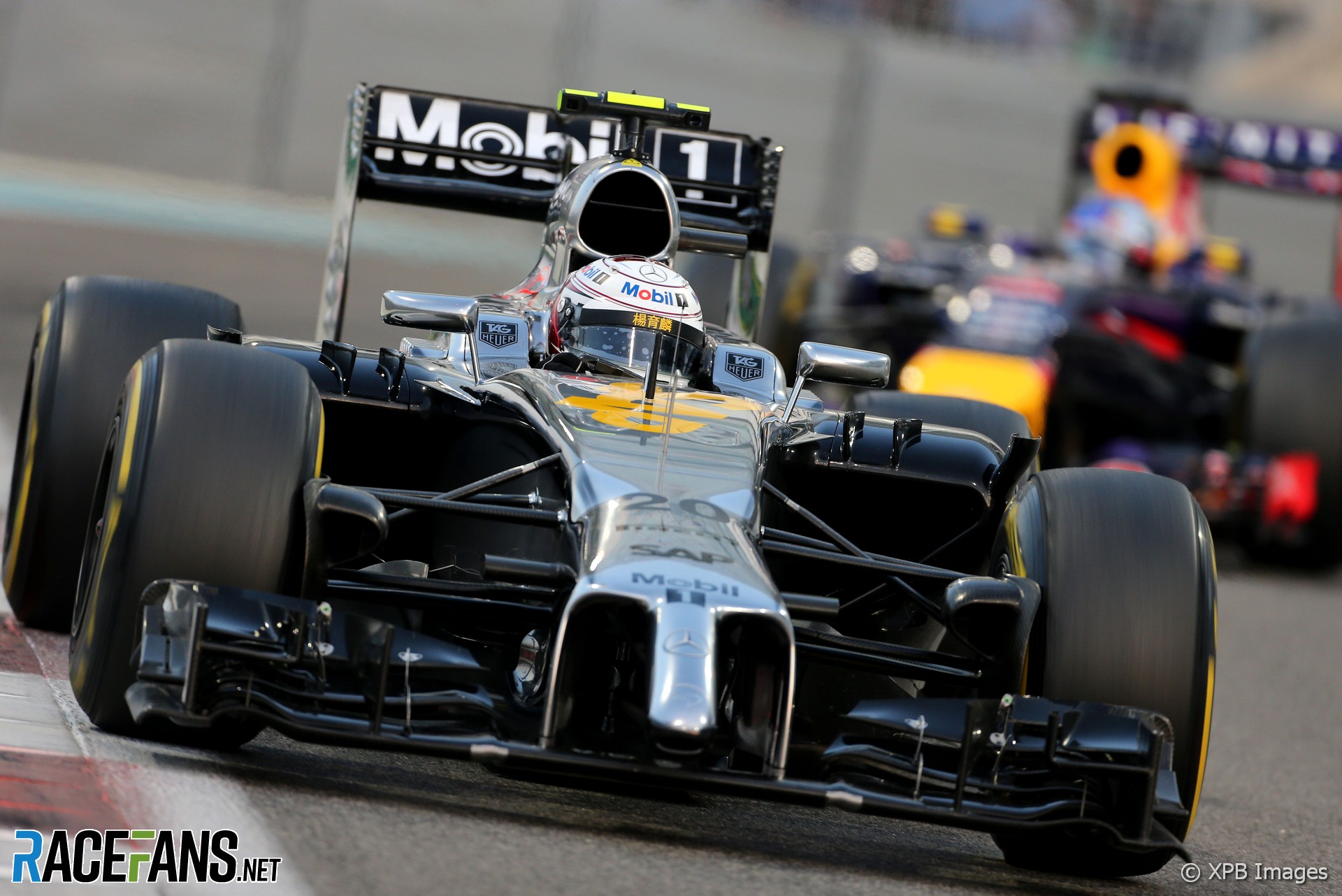 Kevin Magnussen, McLaren, Yas Marina, 2014