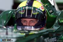 Luciano Burti im Jaguar R2 heute bei Testfahrten fr die neue Formel 1 Saison 2001