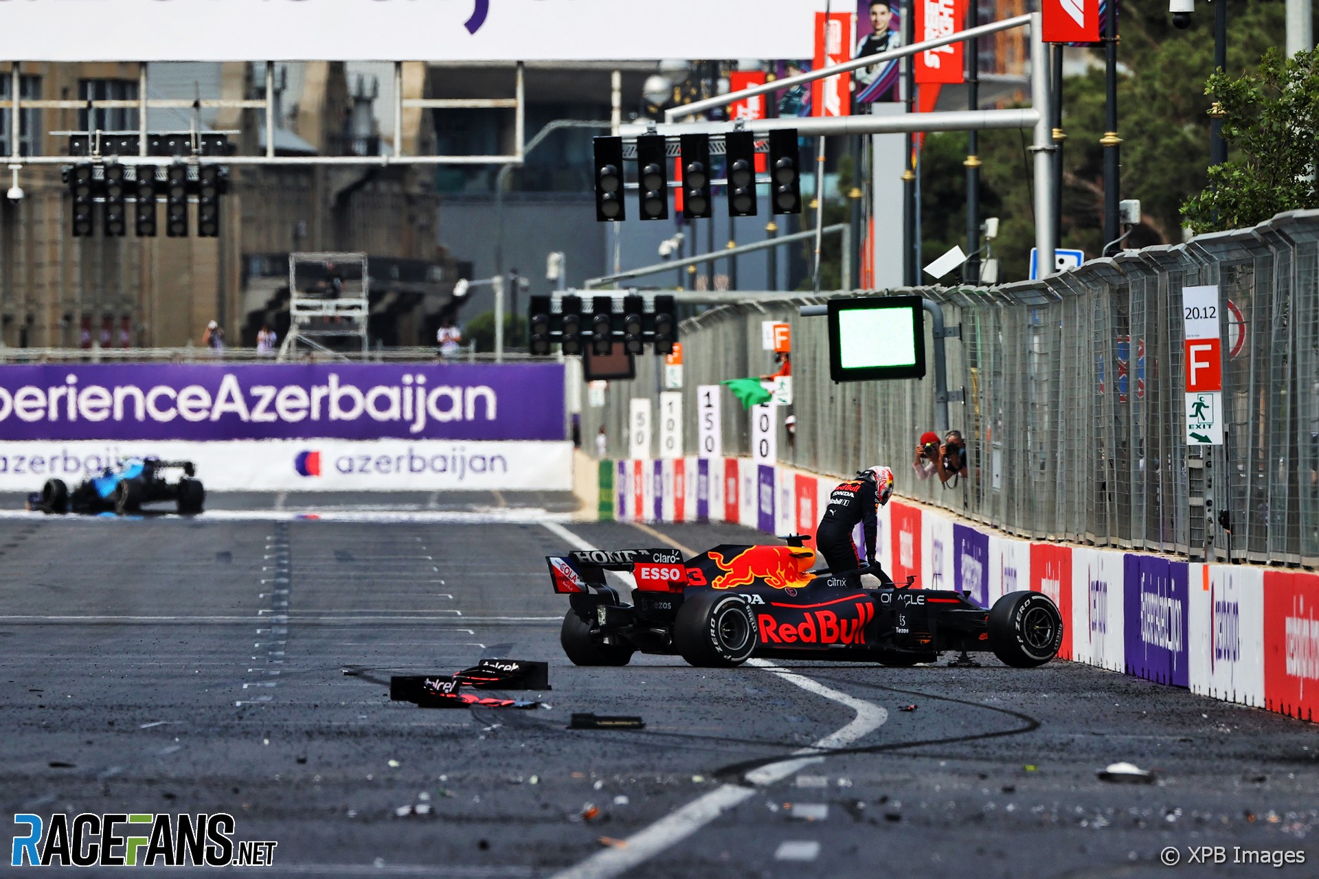 Crash verstappen Lewis Hamilton
