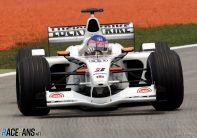 Freitagstraining mit Jacques Villeneuve, Lucky Strike BAR Honda  auf der Strecke
