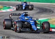 Alonso: F1 too preoccupied with “improving the show”