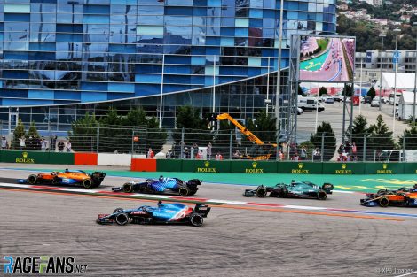 Fernando Alonso, Alpine, Sochi Autodrom, 2021