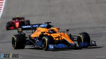 “Dirty” contact with Sainz wasn’t deliberate, says Ricciardo