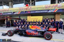 Team photo, Red Bull, Yas Marina, Abu Dhabi, 2021