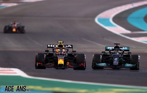 Sergio Perez, Lewis Hamilton, Yas Marina, Abu Dhabi, 2021
