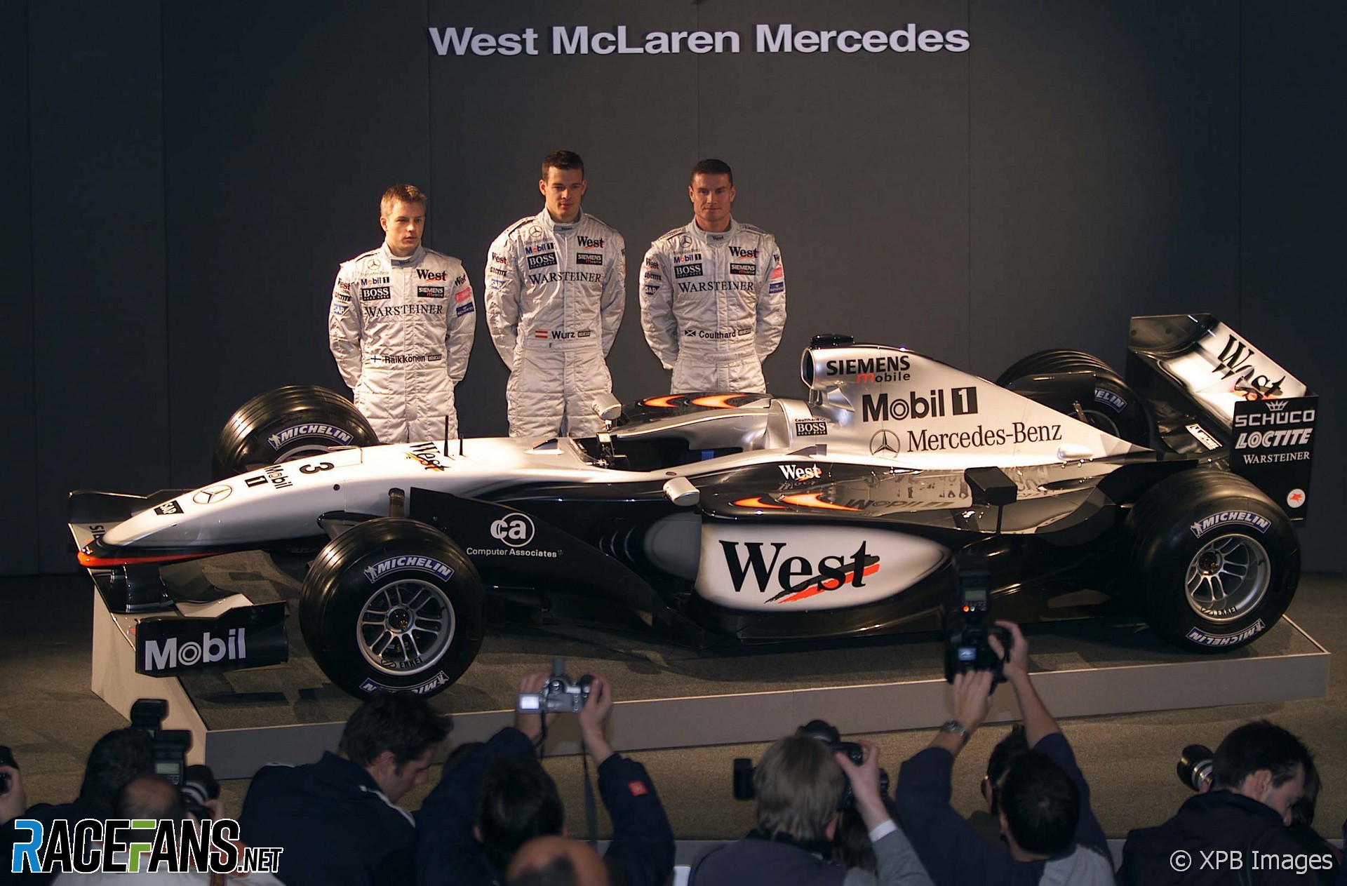 seta Mareo tienda Formel1 - Präsentation des neuen McLaren-Mercedes MP4-17 für die F1 Saison  2002. · RaceFans