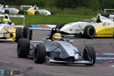 Lewis Hamilton in action at Thruxton in the 2002 Formula Renault UK championship
