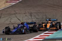 (L to R), Nicholas Latifi, Williams, Daniel Ricciardo, McLaren, Bahrain International Circuit, 2022
