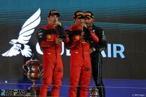 (L to R), Charles Leclerc, Carlos Sainz Jr, Ferrari, Lewis Hamilton, Mercedes, Bahrain International Circuit, 2022