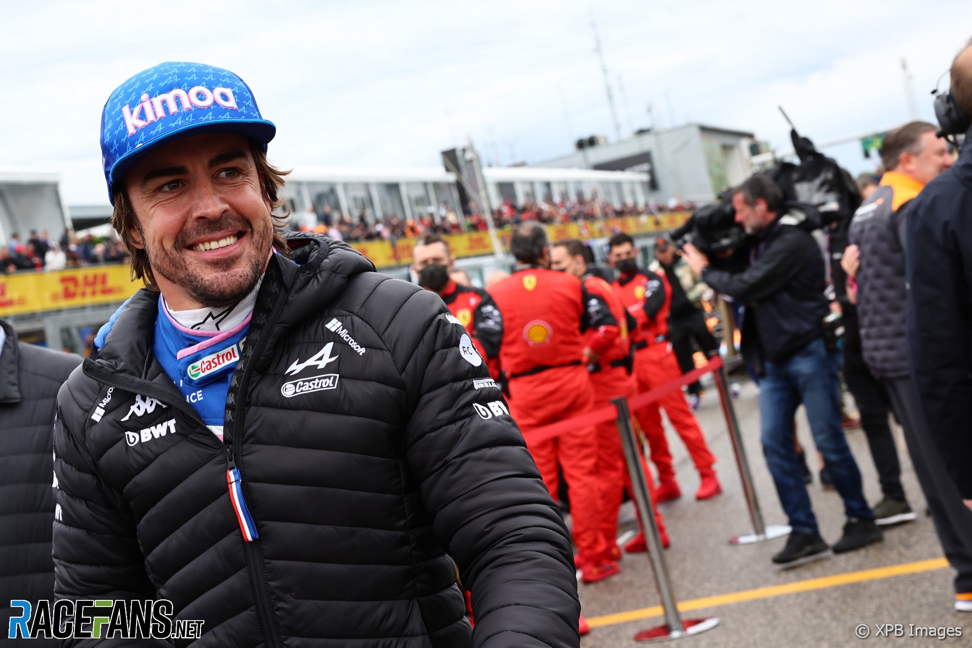 Alonso unlikely to leave F1 until he sees someone “beating me on pure ability” | RaceFans Round-up