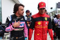 (L to R): Fernando Alonso, Alpine; Carlos Sainz Jr, Ferrari; Circuit Gilles Villeneuve, 2022