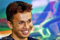 Albon to stay at Williams on new, “multi-year” deal