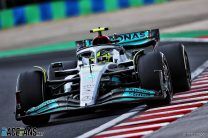 Hamilton expects “tough weekend” as floor damage cuts his race simulation short