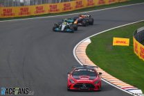 Decision not to pit Hamilton was risk worth taking, say Mercedes