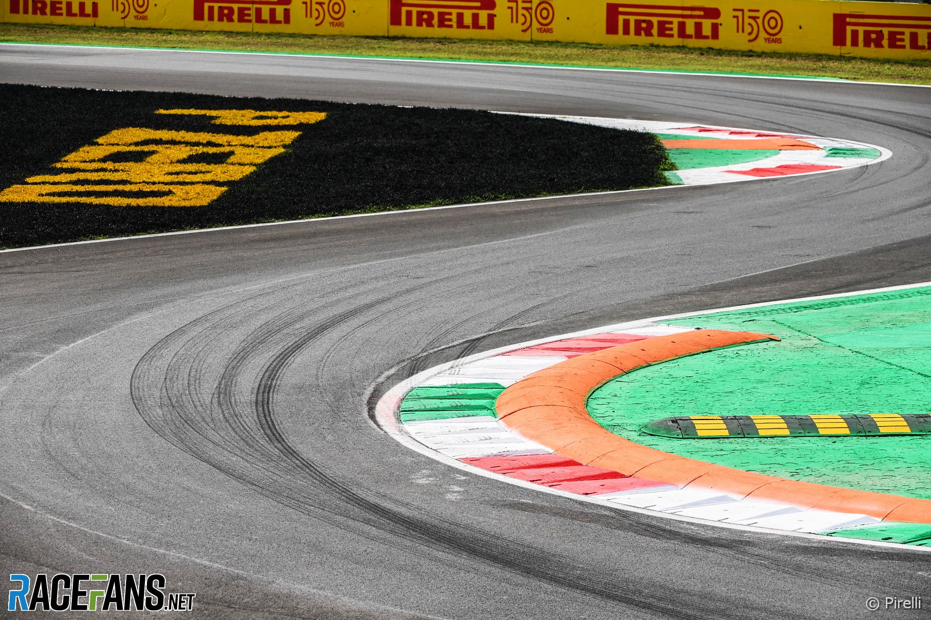 Russell intrigued by “distinctive” racing line resurfacing at Monza · RaceFans