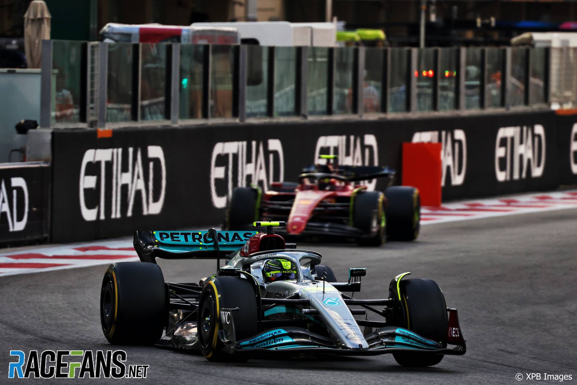 Lewis Hamilton, Mercedes, Yas Marina, 2022