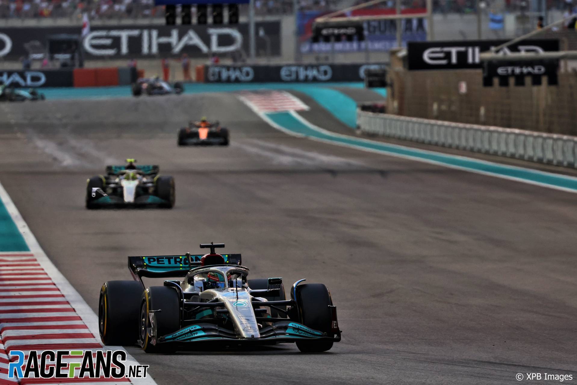 George Russell, Mercedes, Yas Marina, 2022
