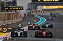 (L to R): Lewis Hamilton, Mercedes; Carlos Sainz Jr, Ferrari; Yas Marina, 2022