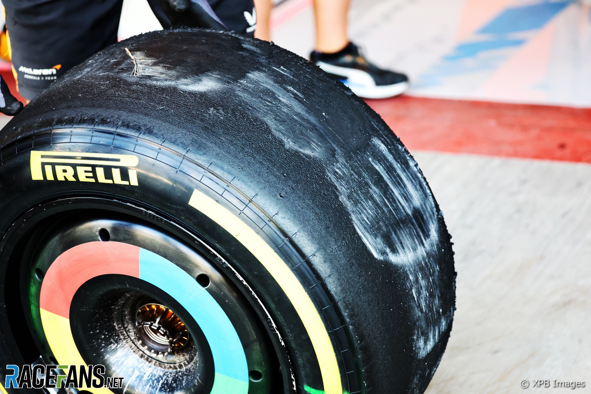 Flat-spotted tyre, Yas Marina, 2022