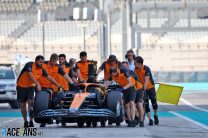 Oscar Piastri, McLaren, Yas Marina, 2022 post-season test