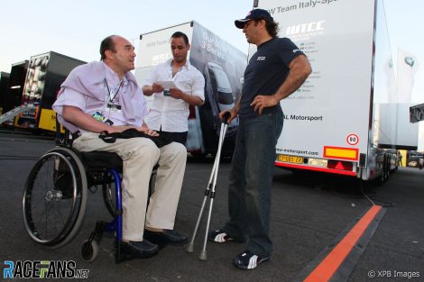 Streiff, pretekár F1, pri havárii ochrnul, zomrel vo veku 67 rokov · Fanúšikovia pretekov