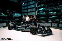 Hamilton confident Mercedes can win titles again as new contract talks begin