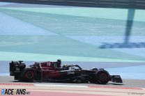 Guanyu Zhou, Alfa Romeo, Bahrain International Circuit, 2023 pre-season test