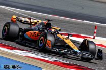 Oscar Piastri, McLaren, Bahrain International Circuit, 2023 pre-season test