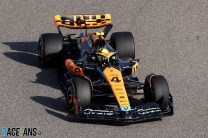 Lando Norris, McLaren, Bahrain International Circuit, 2023 pre-season test