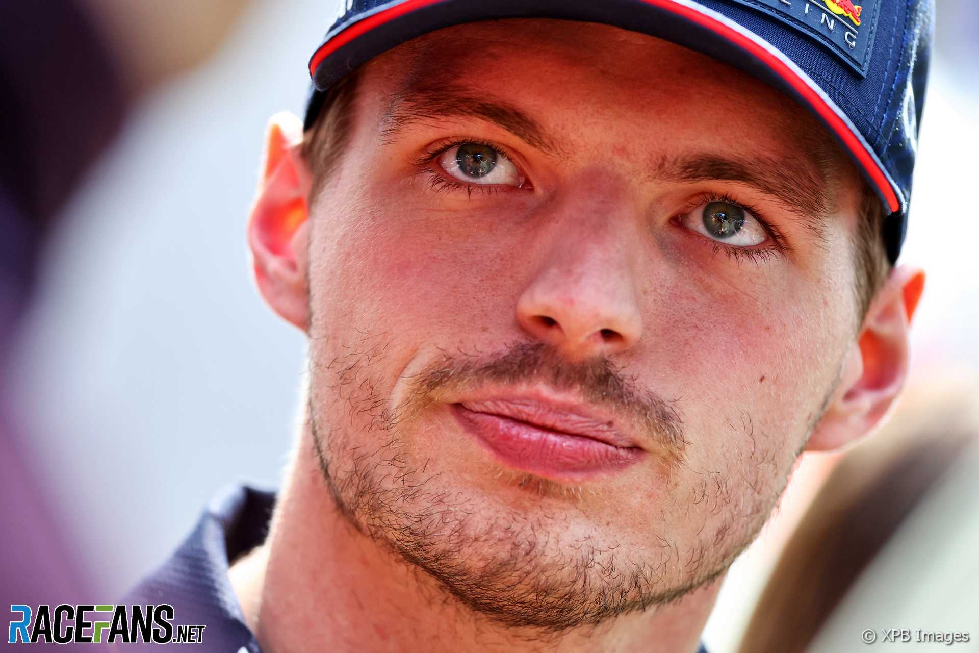 Verstappen „nebude tu príliš dlho“, ak F1 bude naďalej meniť formát pretekárskeho víkendu · RaceFans