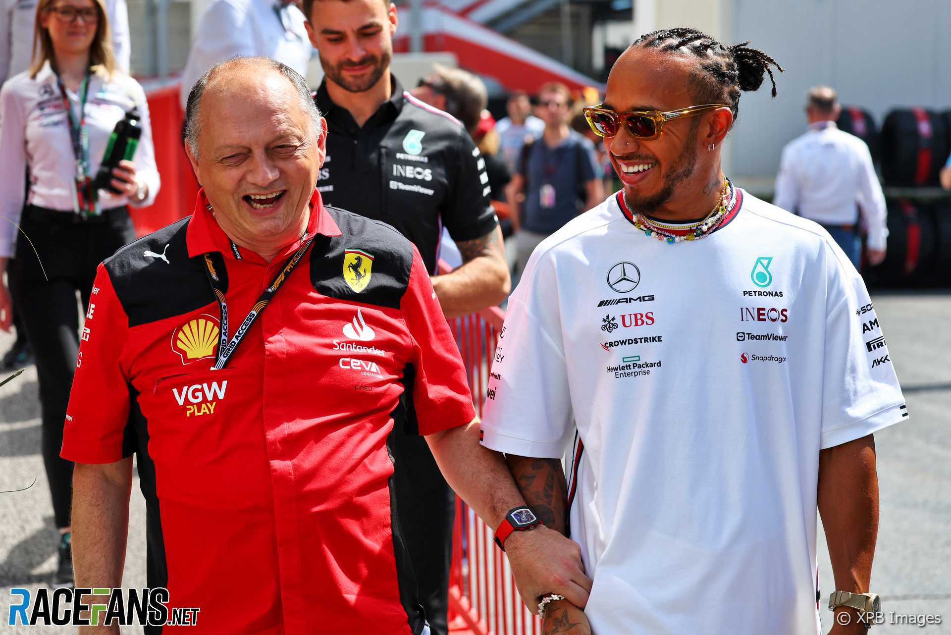Ferrari neponúklo Hamiltonovi zmluvu, hovorí šéf tímu Vasseur · RaceFans