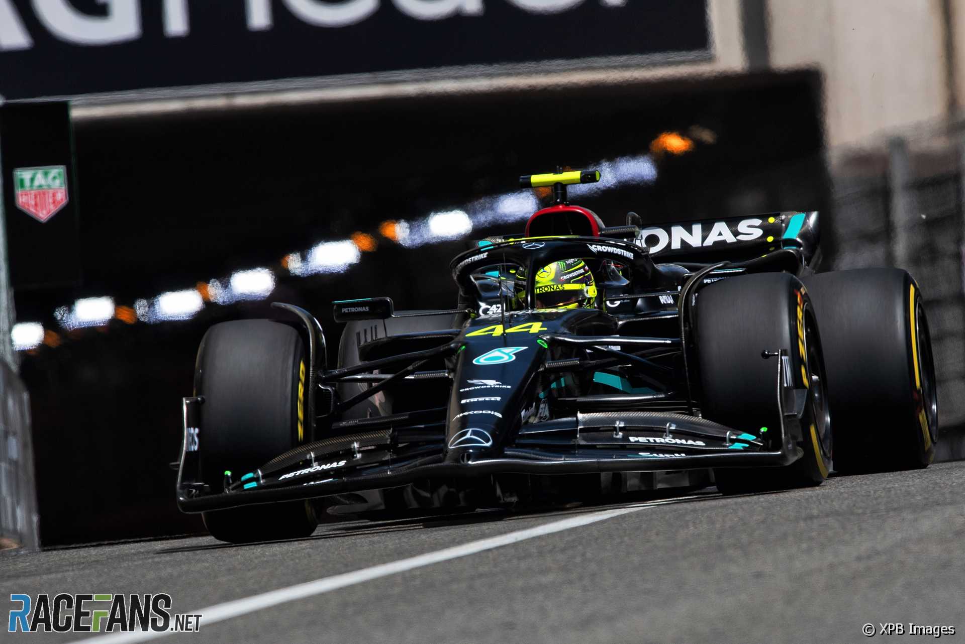 Hamilton „určite pocítil vylepšenia“ z modernizácie Mercedesu · RaceFans