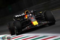 Verstappen narrowly leads Sainz on hard tyres in first practice
