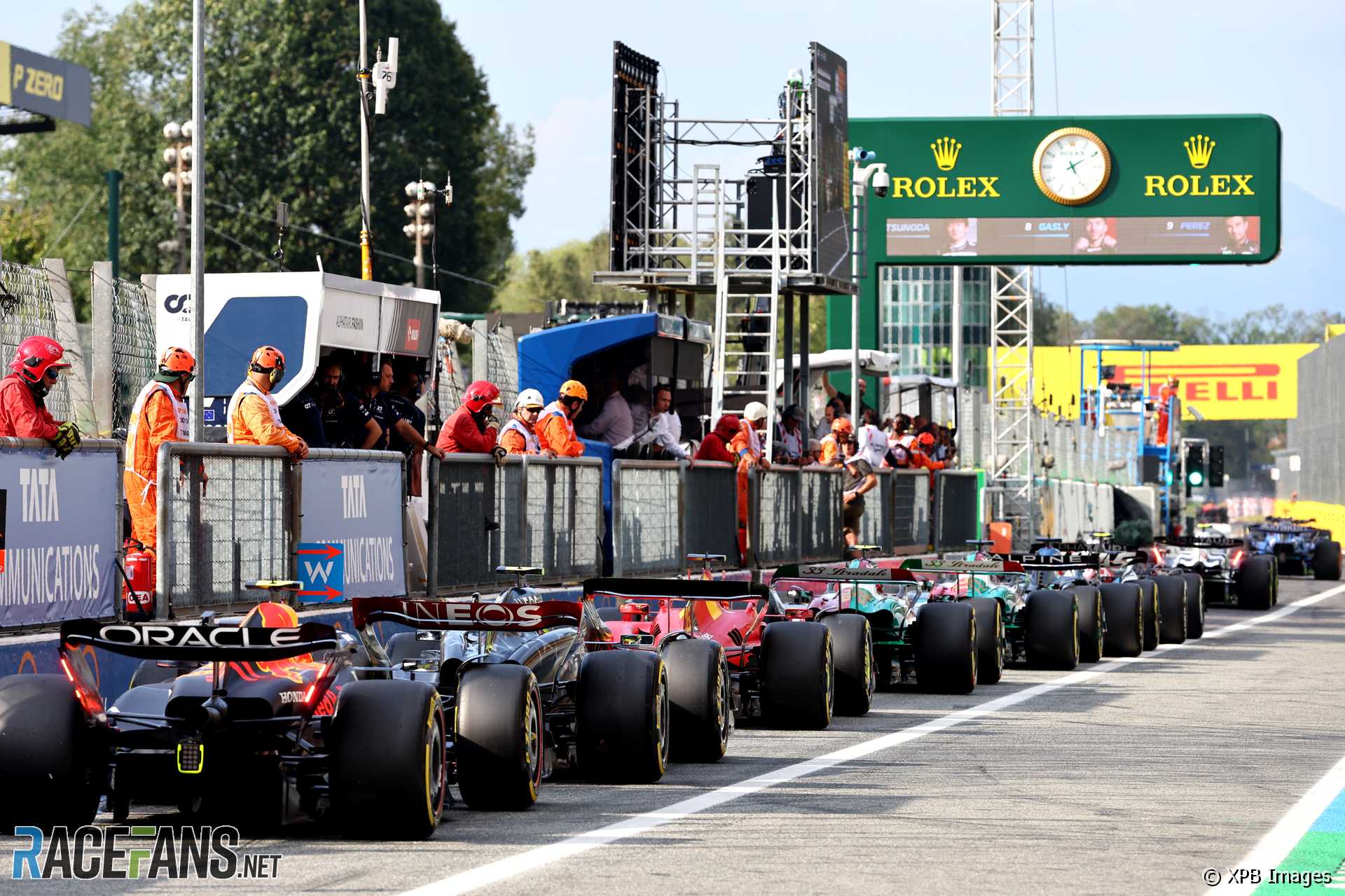 Drivers queue in their cars in the pits during practice, Monza, 2023
