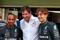 Lewis Hamilton, Toto Wolff, George Russell, Mercedes, Yas Marina, 2023