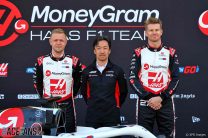 Kevin Magnussen, Ayao Komatsu, Nico Hulkenberg, Haas, Bahrain International Circuit, 2024 pre-season test