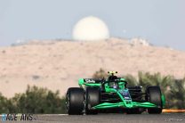 Zhou Guanyu, Sauber, Bahrain International Circuit, 2024 pre-season test